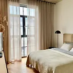 Апартаменты Exclusive In Heart Of Town *