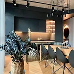 Апартаменты Exclusive In Heart Of Town Таллин