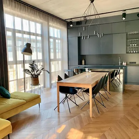 Exclusive In Heart Of Town 公寓 *