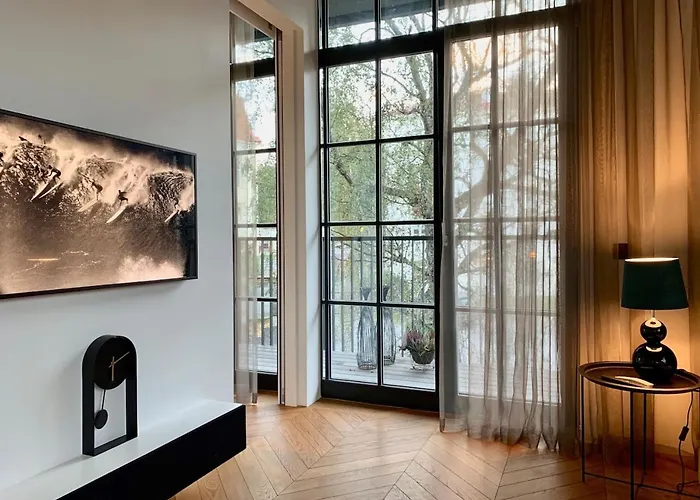 Exclusive In Heart Of Town *